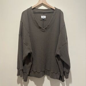 American Eagle V-Neck Oversized Top